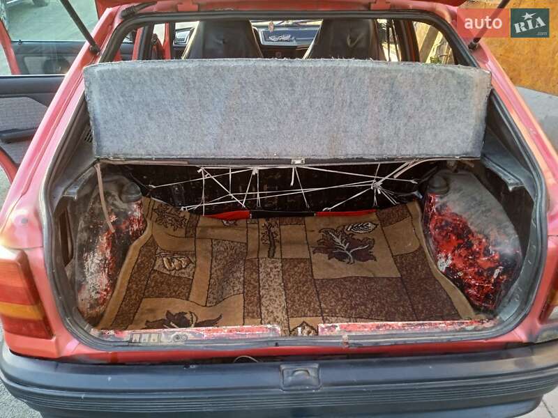 Хэтчбек Opel Kadett 1991 в Малине