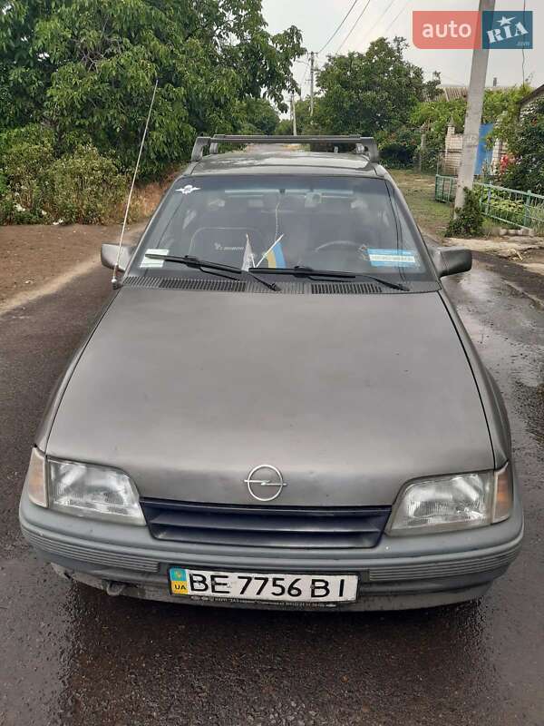 Хетчбек Opel Kadett 1988 в Миколаєві
