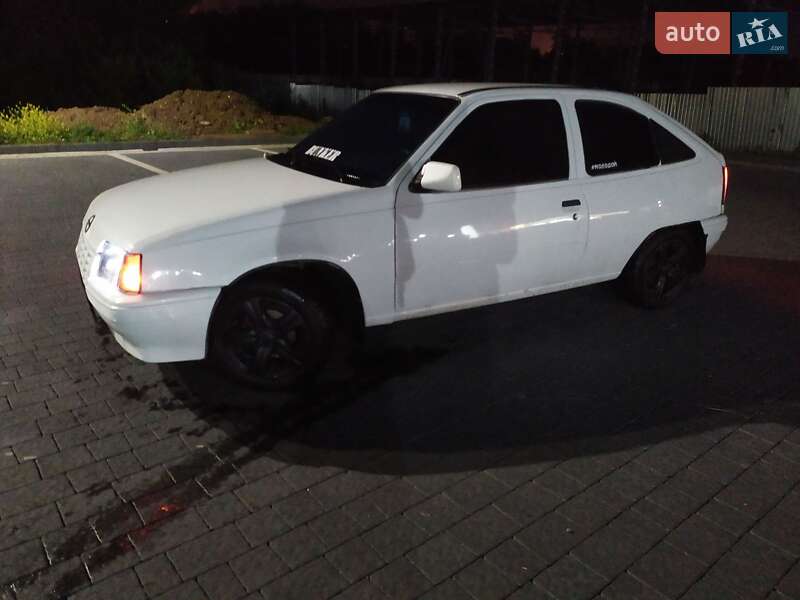 Хэтчбек Opel Kadett 1987 в Ивано-Франковске