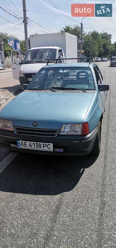 Седан Opel Kadett 1990 в Дніпрі фото 2 Седан Opel Kadett 1990 в Дніпрі