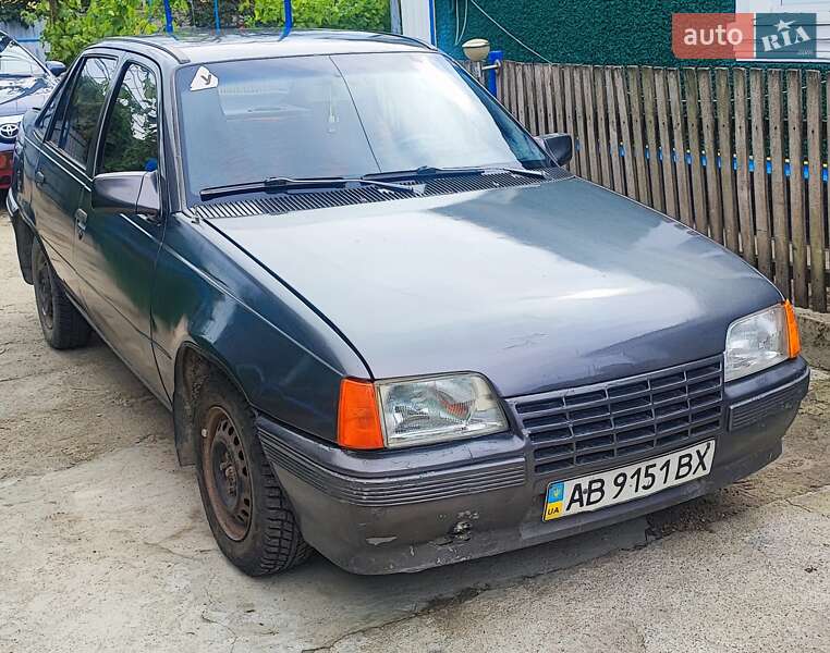 Седан Opel Kadett 1986 в Песчанке
