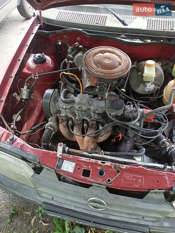Універсал Opel Kadett 1985 в Нововолинську