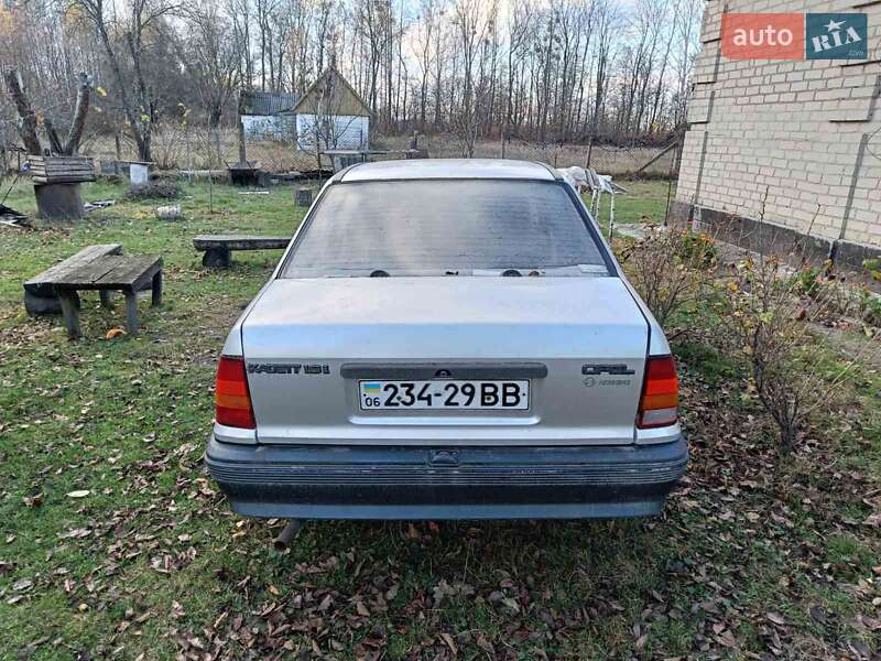 Седан Opel Kadett 1989 в Звягелі фото 5 Седан Opel Kadett 1989 в Звягелі