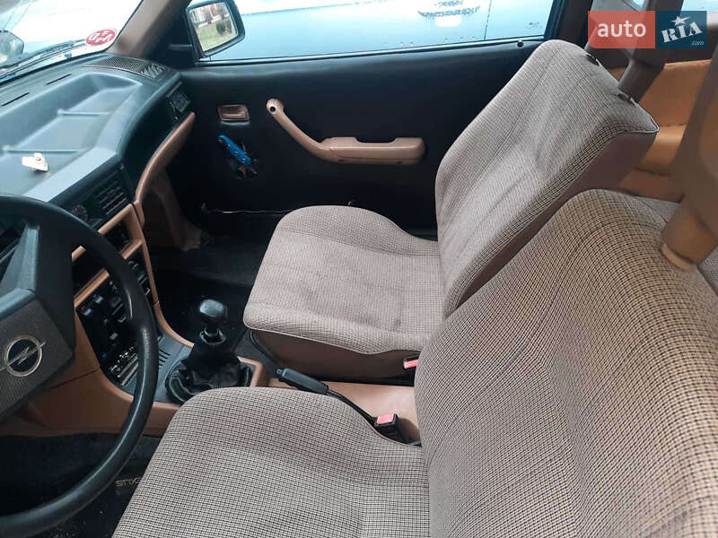 Хетчбек Opel Kadett 1988 в Києві