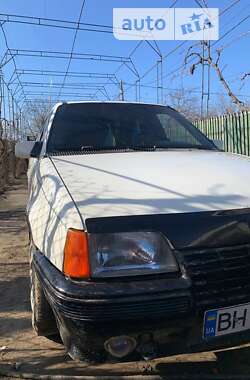 Хэтчбек Opel Kadett 1988 в Беляевке