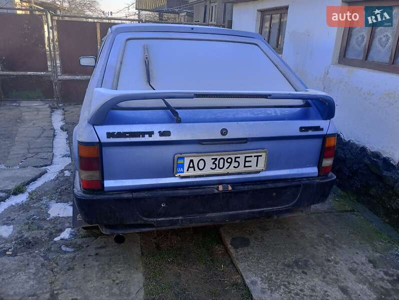 Хэтчбек Opel Kadett 1983 в Ужгороде