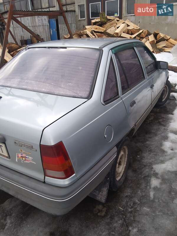 Седан Opel Kadett 1987 в Сумах фото 3 Седан Opel Kadett 1987 в Сумах