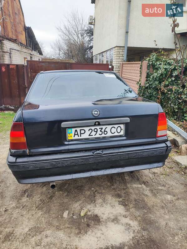 Седан Opel Kadett 1988 в Запоріжжі