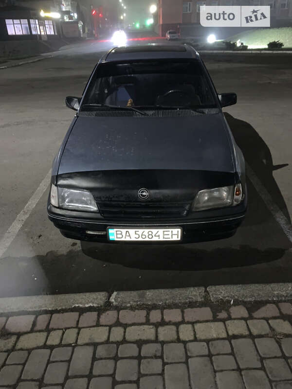 Седан Opel Kadett 1989 в Тальном
