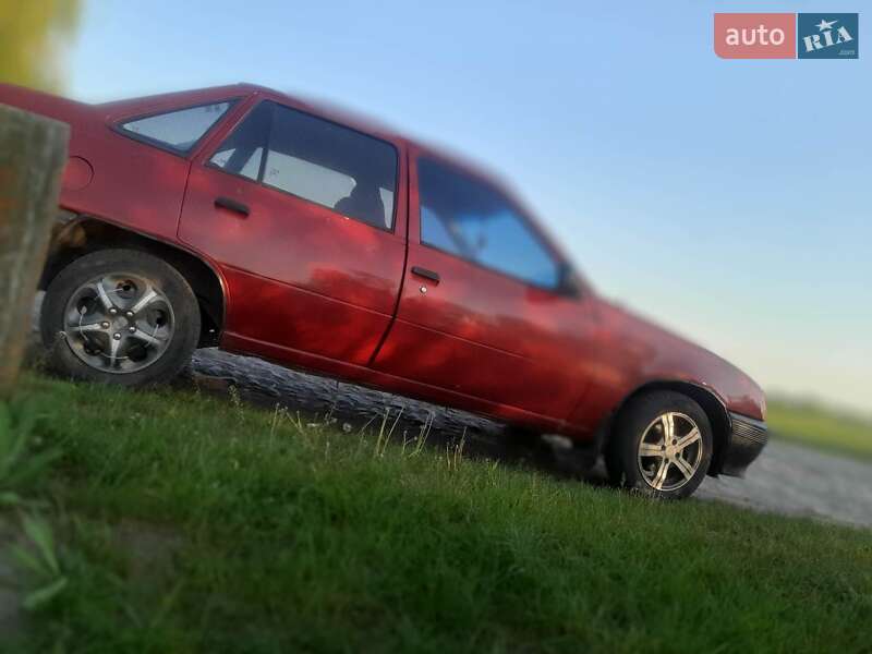 Седан Opel Kadett 1988 в Житомире фото 2 Седан Opel Kadett 1988 в Житомире