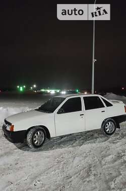 Седан Opel Kadett 1989 в Городку