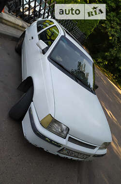 Хэтчбек Opel Kadett 1988 в Львове