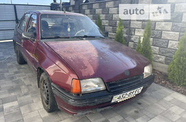 Седан Opel Kadett 1988 в Рівному