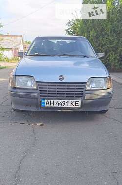 Седан Opel Kadett 1988 в Покровську