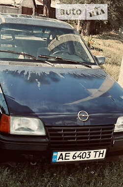 Хэтчбек Opel Kadett 1986 в Днепре