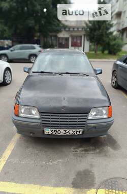 Хэтчбек Opel Kadett 1988 в Новояворовске