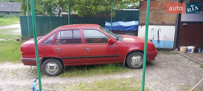 Седан Opel Kadett 1986 в Рафалівці