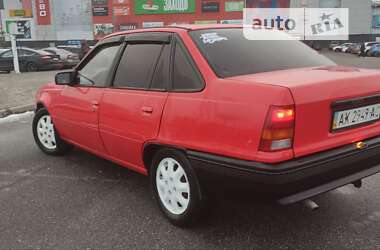 Седан Opel Kadett 1987 в Харькове