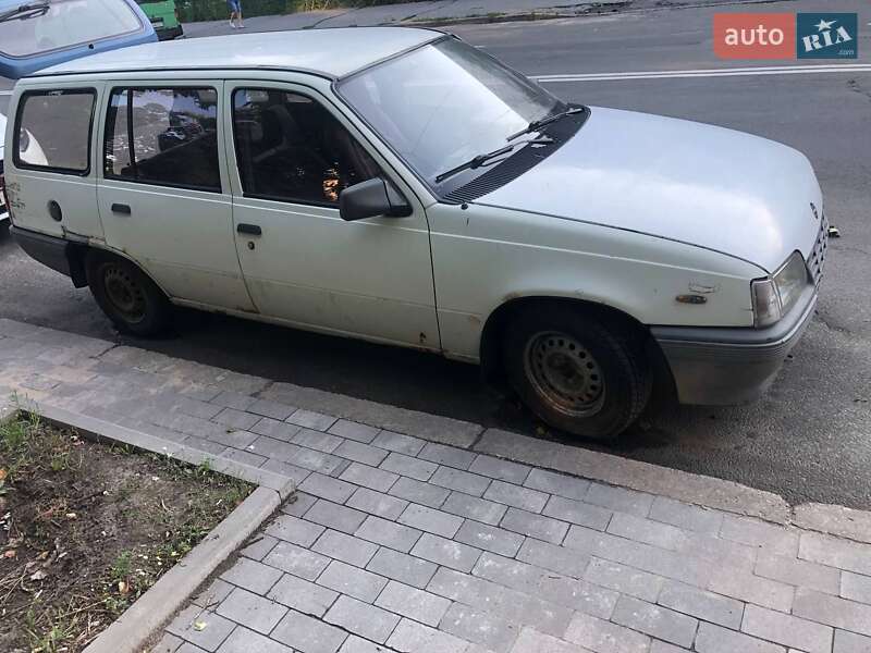 Універсал Opel Kadett 1986 в Києві