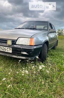 Седан Opel Kadett 1988 в Житомире