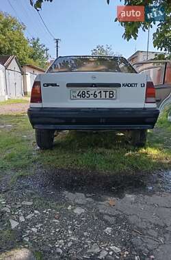 Седан Opel Kadett 1987 в Дрогобыче