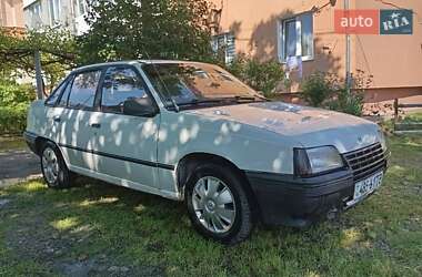 Седан Opel Kadett 1987 в Дрогобыче