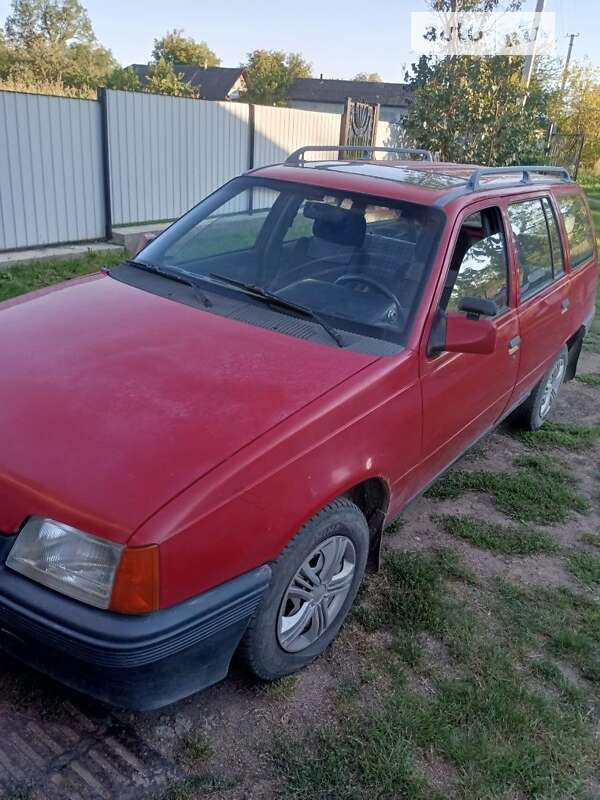 Універсал Opel Kadett 1988 в Чернівцях