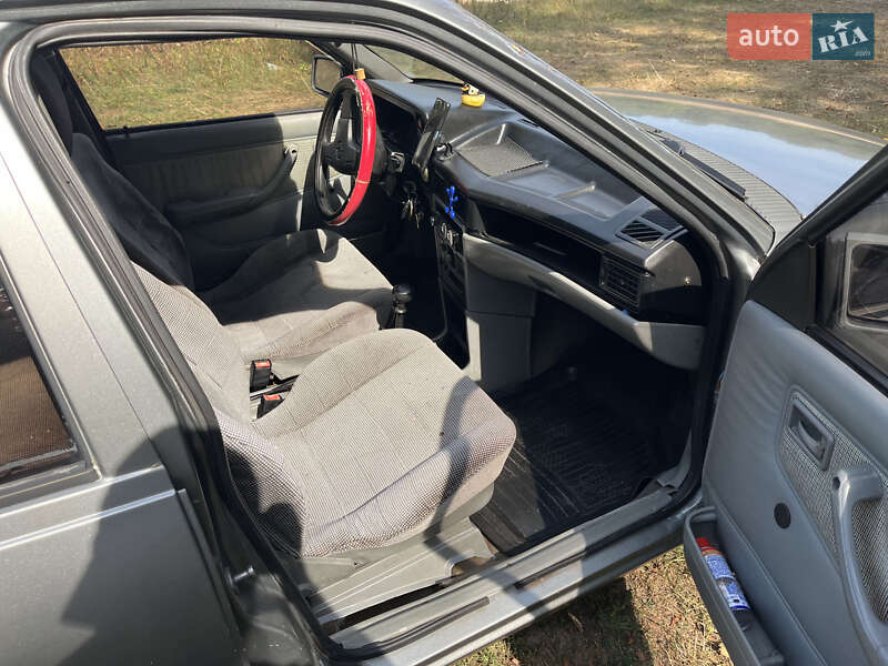 Седан Opel Kadett 1987 в Малине