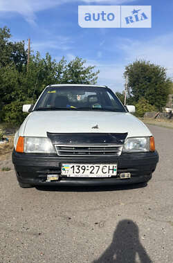 Седан Opel Kadett 1988 в Полтаві