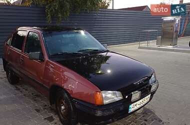 Хэтчбек Opel Kadett 1991 в 