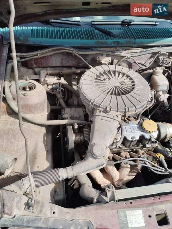 Седан Opel Kadett 1990 в Староконстантинове