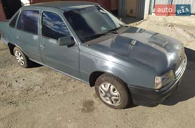 Седан Opel Kadett 1988 в Полтаві