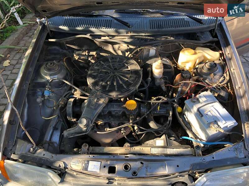 Седан Opel Kadett 1988 в Ракошине