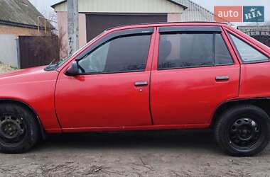 Седан Opel Kadett 1987 в Ромнах