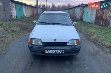 Седан Opel Kadett 1987 в Умани