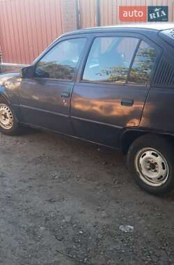 Хэтчбек Opel Kadett 1987 в Нежине