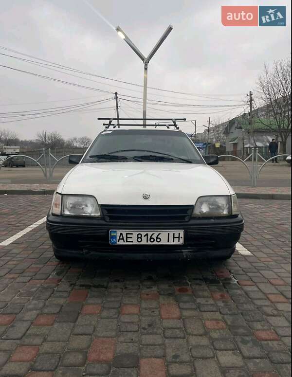 Хетчбек Opel Kadett 1990 в Дніпрі