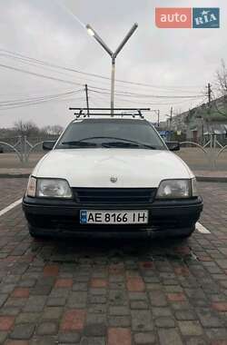 Хетчбек Opel Kadett 1990 в Дніпрі