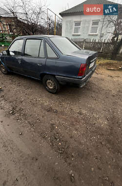 Седан Opel Kadett 1990 в Первомайську