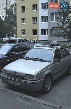 Хэтчбек Opel Kadett 1990 в 