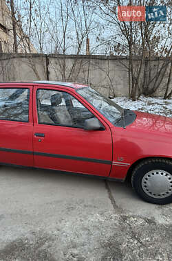 Седан Opel Kadett 1987 в 