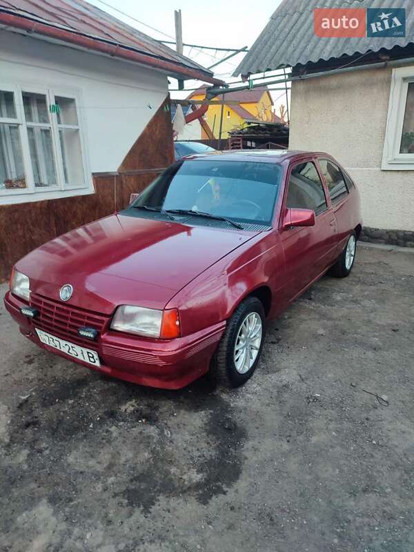 Хэтчбек Opel Kadett 1985 в Ивано-Франковске