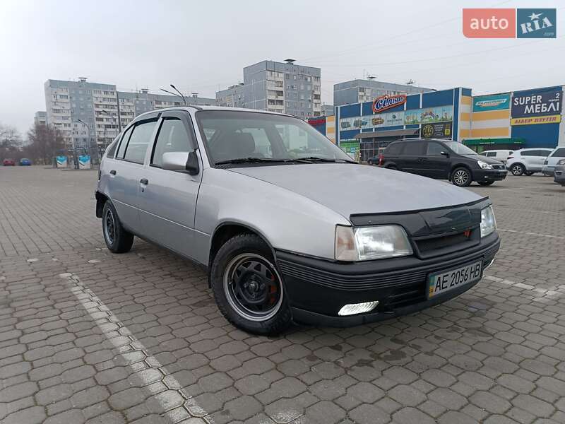 Хэтчбек Opel Kadett 1988 в Запорожье