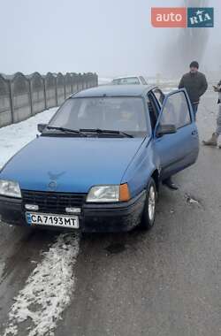 Седан Opel Kadett 1987 в Каневі