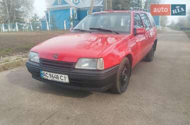 Універсал Opel Kadett 1990 в Луцьку