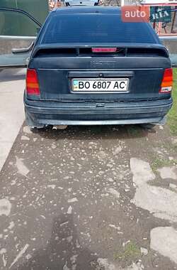 Хэтчбек Opel Kadett 1988 в 