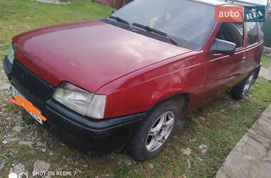 Хэтчбек Opel Kadett 1985 в 
