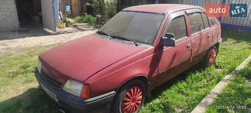 Хэтчбек Opel Kadett 1987 в 