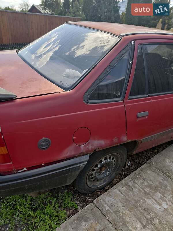 Седан Opel Kadett 1986 в Чернігові