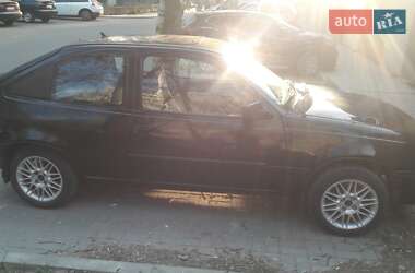 Хэтчбек Opel Kadett 1989 в 